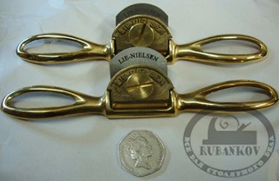 М00006047  -  Стружок Lie-Nielsen Small Bronze Spokeshave Presto, бронзовый, с полукруглой колодкой